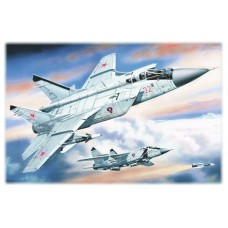 МиГ-31 "Foxhound", Советский тяжелый перехватчик, самолет